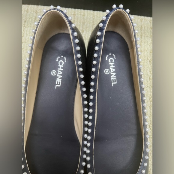🔴Authentic CHANEL Black & Navy Leather Flats🔴 - Picture 4 of 9